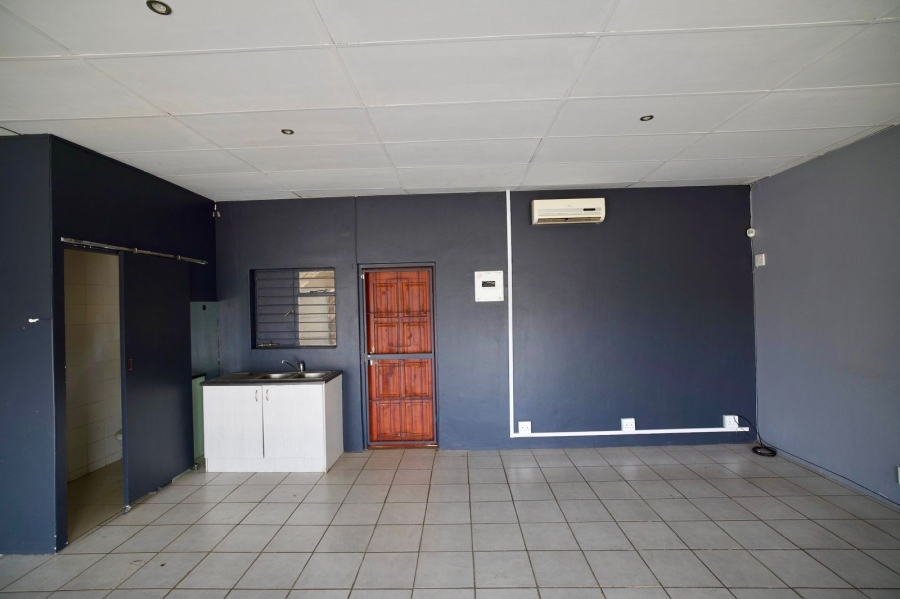 To Let commercial Property for Rent in Flamwood North West